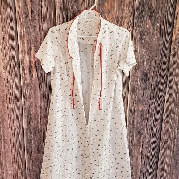 Vintage Homemade Floral Night Gown - Picture 3 of 15